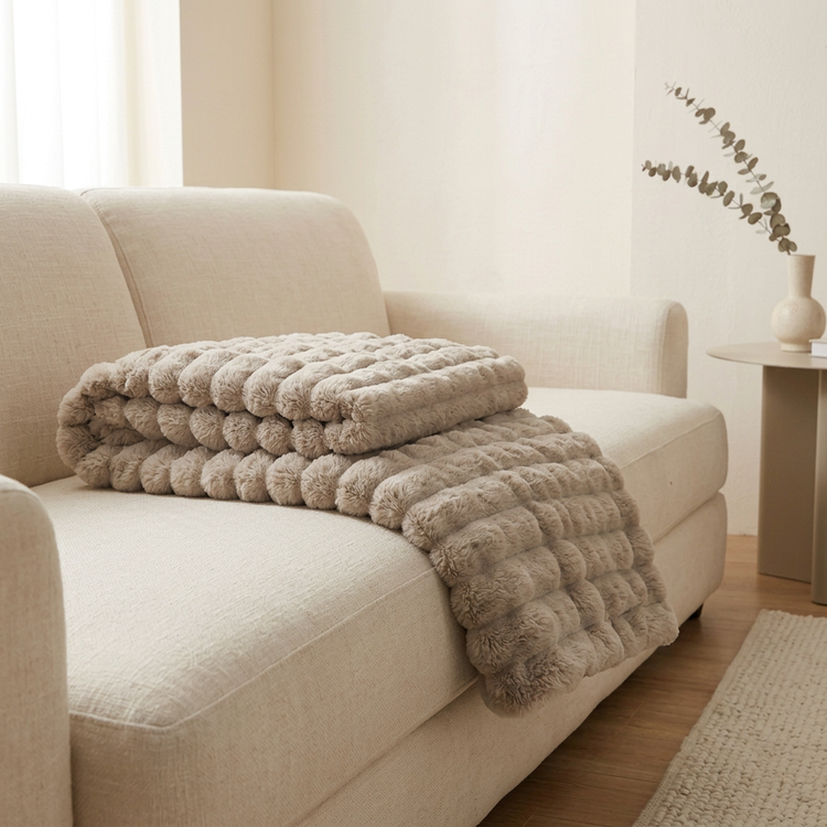 Beige taupe — détail généré sur canapé