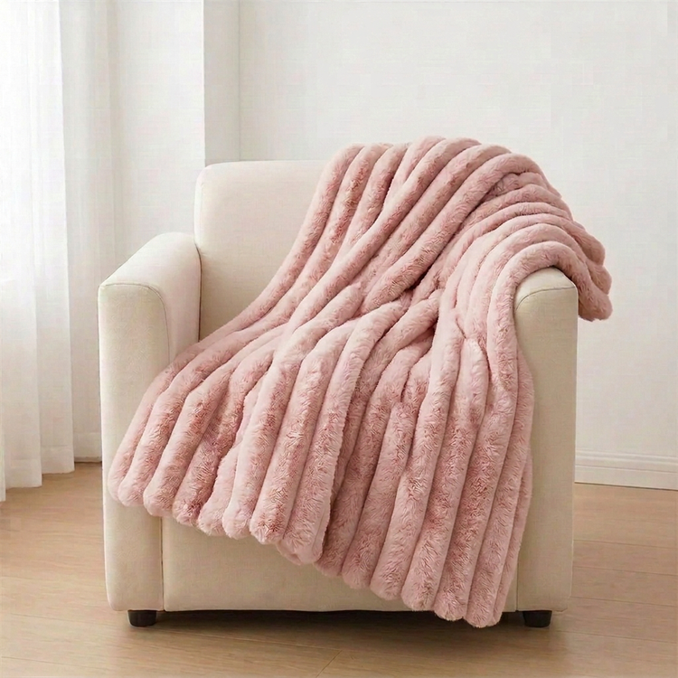 Plaid doux côtelé – 150 × 200 cm