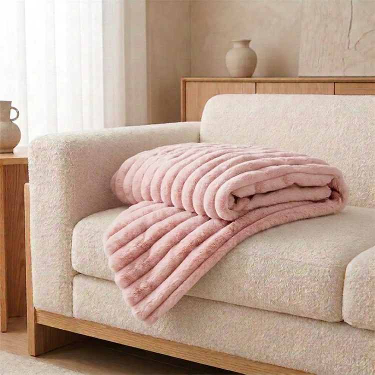 Plaid doux côtelé – 150 × 200 cm